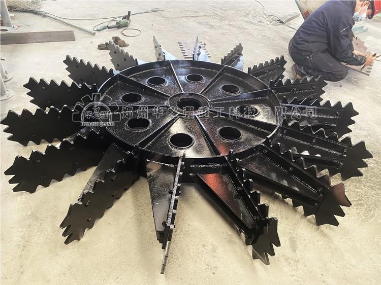 一臺(tái)雞糞有機(jī)肥發(fā)酵翻拋機(jī)多少錢？